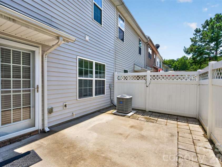 13904 Singleleaf Lane, Charlotte, NC 28278.  MLS# CAR4404805, YatesRealty ID 37530. 