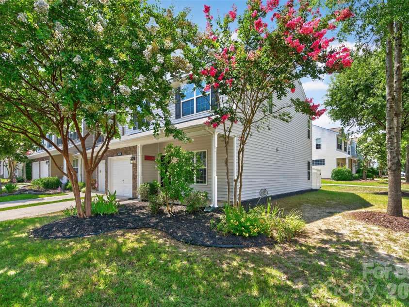 13904 Singleleaf Lane, Charlotte, NC 28278.  MLS# CAR4404805, YatesRealty ID 37530. 