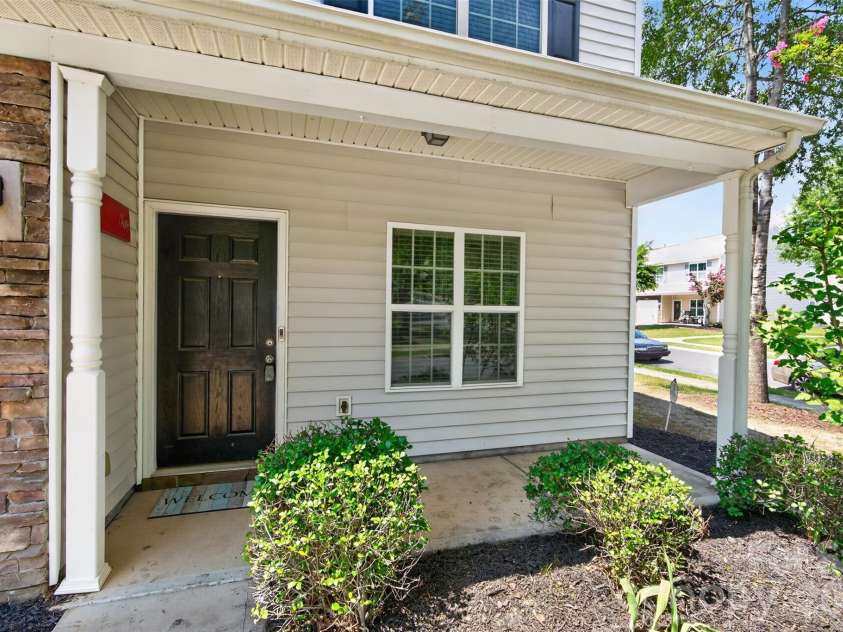 13904 Singleleaf Lane, Charlotte, NC 28278.  MLS# CAR4404805, YatesRealty ID 37530. Cute front porch!