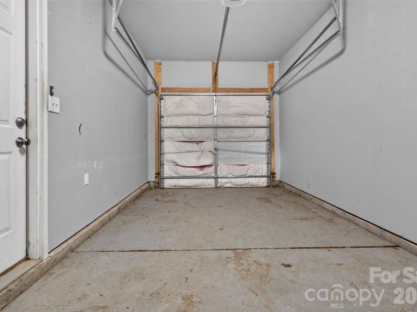 13904 Singleleaf Lane, Charlotte, NC 28278.  MLS# CAR4404805, YatesRealty ID 37530. Deep garage!