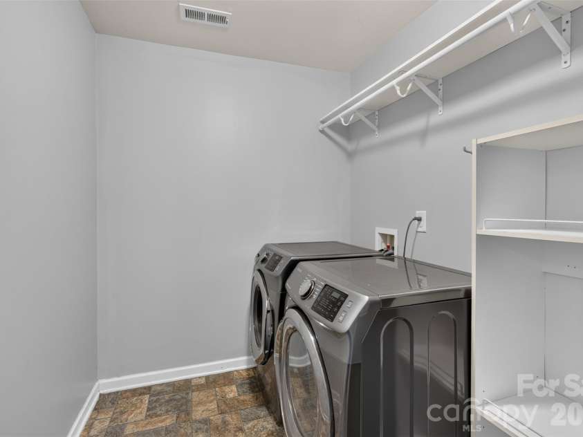 13904 Singleleaf Lane, Charlotte, NC 28278.  MLS# CAR4404805, YatesRealty ID 37530. HUGE upstairs laundry!