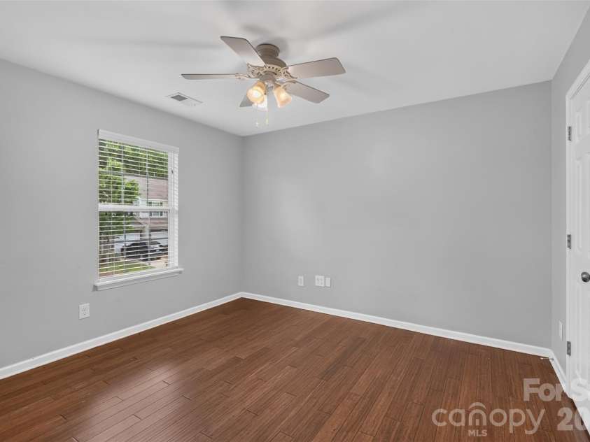 13904 Singleleaf Lane, Charlotte, NC 28278.  MLS# CAR4404805, YatesRealty ID 37530. Large 2nd bedroom!
