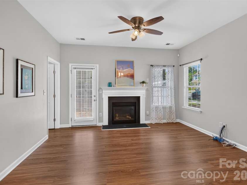 13904 Singleleaf Lane, Charlotte, NC 28278.  MLS# CAR4404805, YatesRealty ID 37530. Stunning bright main level with fireplace!