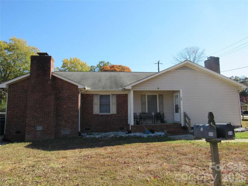 104 Neely Court, Rock Hill, SC 29732.  MLS# CAR4403840, YatesRealty ID 37531. 