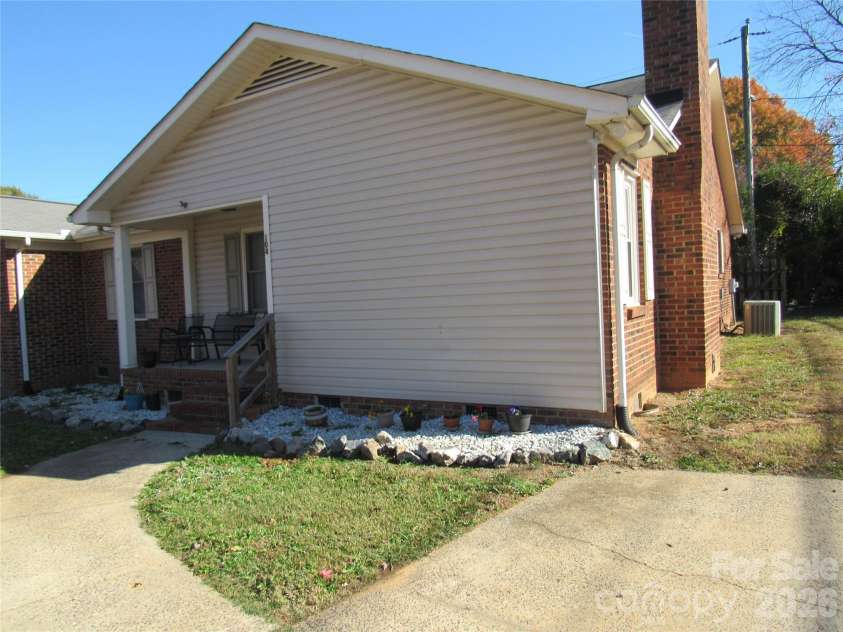 104 Neely Court, Rock Hill, SC 29732.  MLS# CAR4403840, YatesRealty ID 37531. 