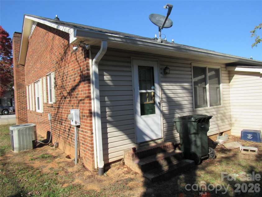 104 Neely Court, Rock Hill, SC 29732.  MLS# CAR4403840, YatesRealty ID 37531. 