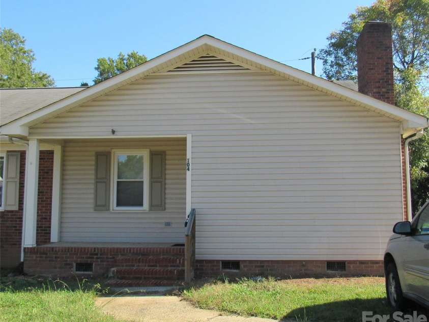 104 Neely Court, Rock Hill, SC 29732.  MLS# CAR4403840, YatesRealty ID 37531. 