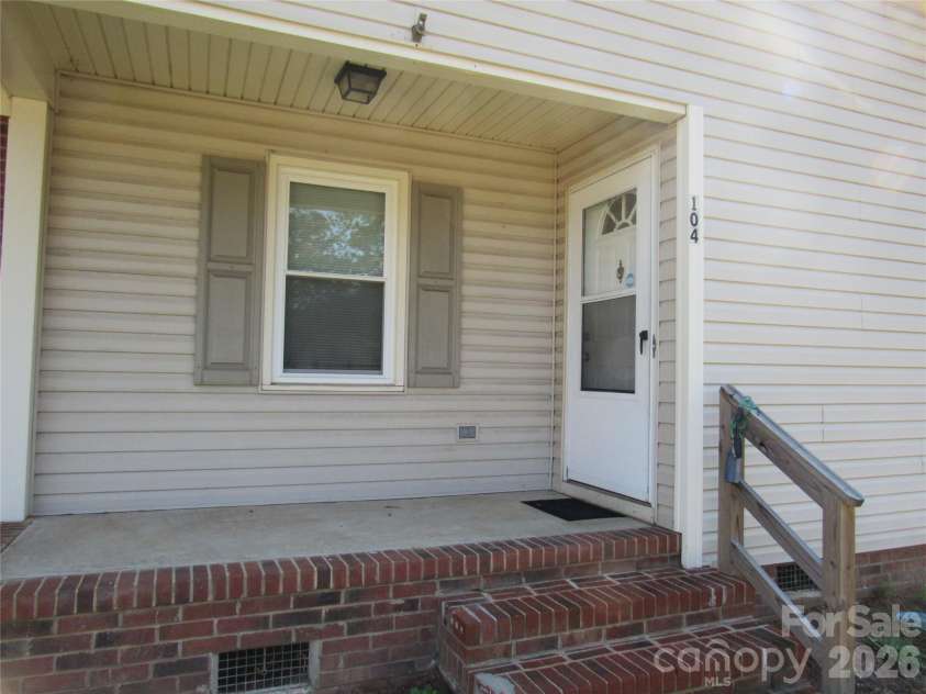 104 Neely Court, Rock Hill, SC 29732.  MLS# CAR4403840, YatesRealty ID 37531. 