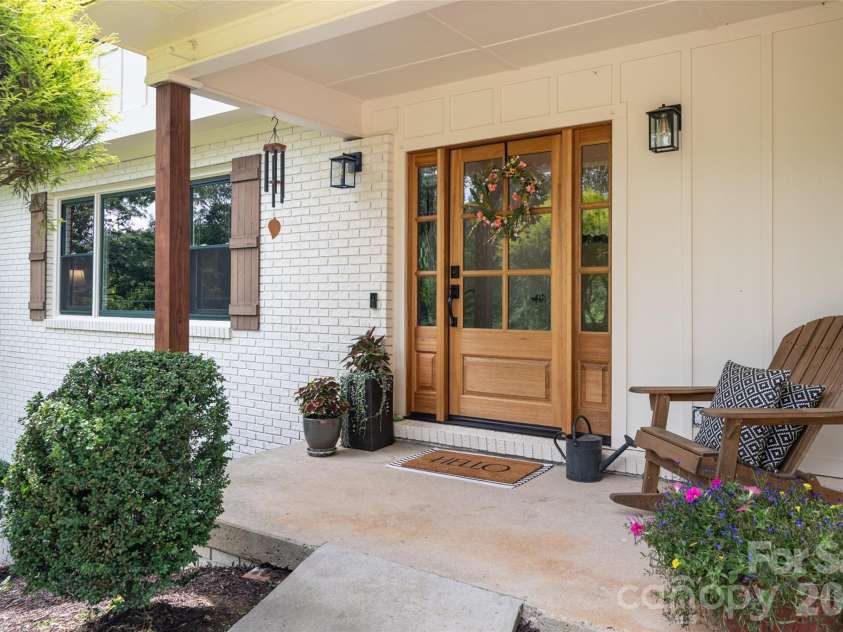 24 Audubon Drive, Asheville, NC 28804.  MLS# CAR4395786, YatesRealty ID 37532. 