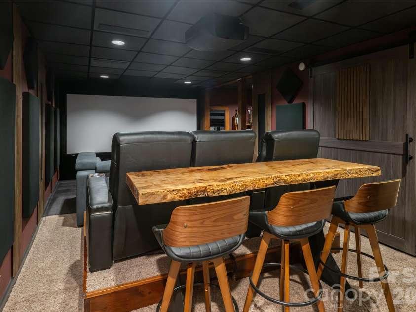 24 Audubon Drive, Asheville, NC 28804.  MLS# CAR4395786, YatesRealty ID 37532. 
