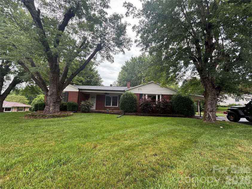 327 Arrowood Street, Lenoir, NC 28645.  MLS# CAR4399172, YatesRealty ID 37533. 