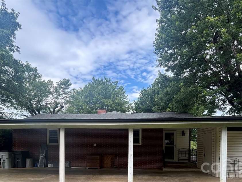 327 Arrowood Street, Lenoir, NC 28645.  MLS# CAR4399172, YatesRealty ID 37533. 