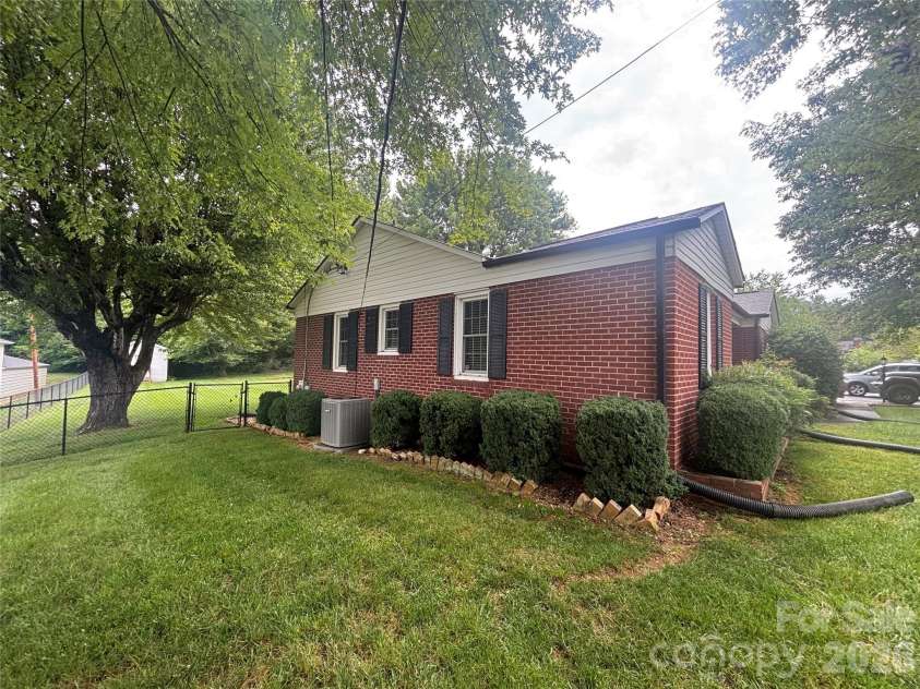 327 Arrowood Street, Lenoir, NC 28645.  MLS# CAR4399172, YatesRealty ID 37533. 