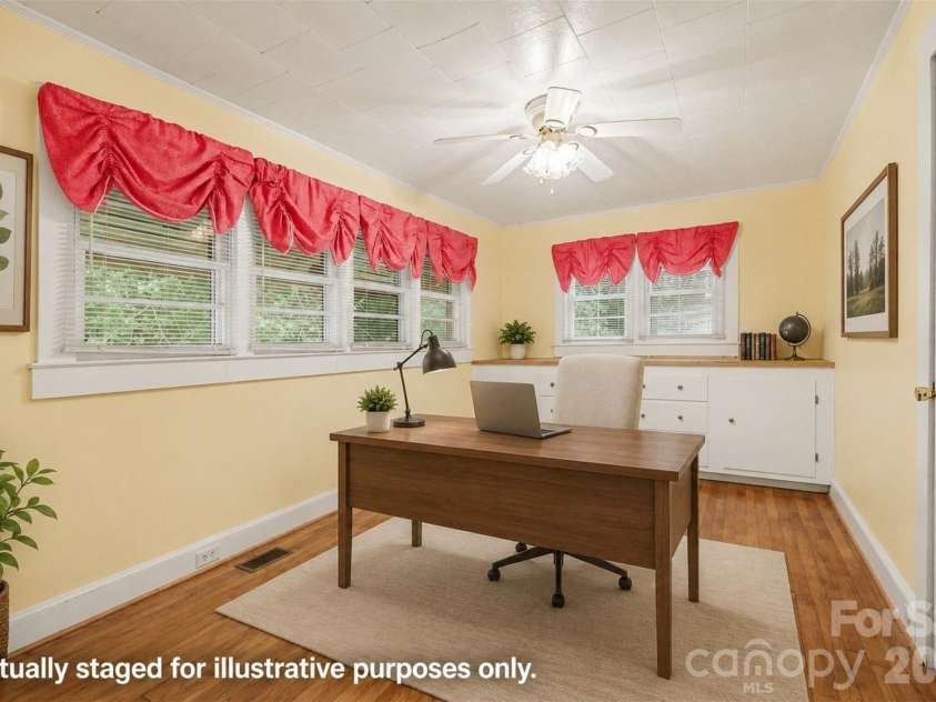 515 Hill Street, Dallas, NC 28034.  MLS# CAR4404106, YatesRealty ID 37536. 