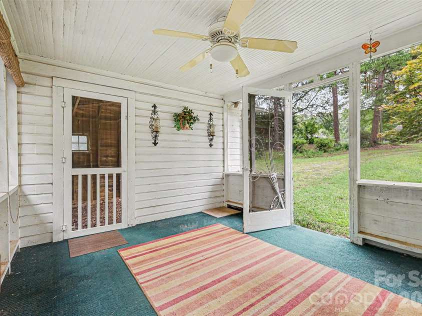 515 Hill Street, Dallas, NC 28034.  MLS# CAR4404106, YatesRealty ID 37536. 
