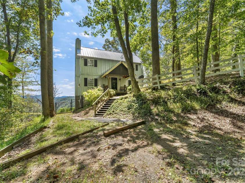 386 Old Log Road, Green Mountain, NC 28740.  MLS# CAR4301007, YatesRealty ID 37537. 