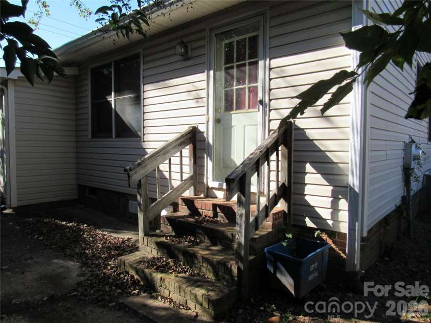 106 Neely Court, Rock Hill, SC 29732.  MLS# CAR4403861, YatesRealty ID 37538. 