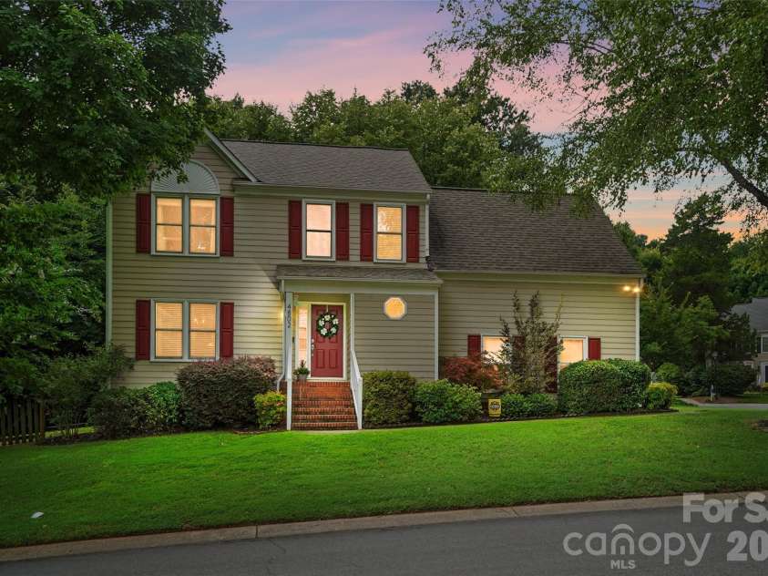 4802 Bridle Ridge Lane, Charlotte, NC 28269.  MLS# CAR4401581, YatesRealty ID 37539. 
