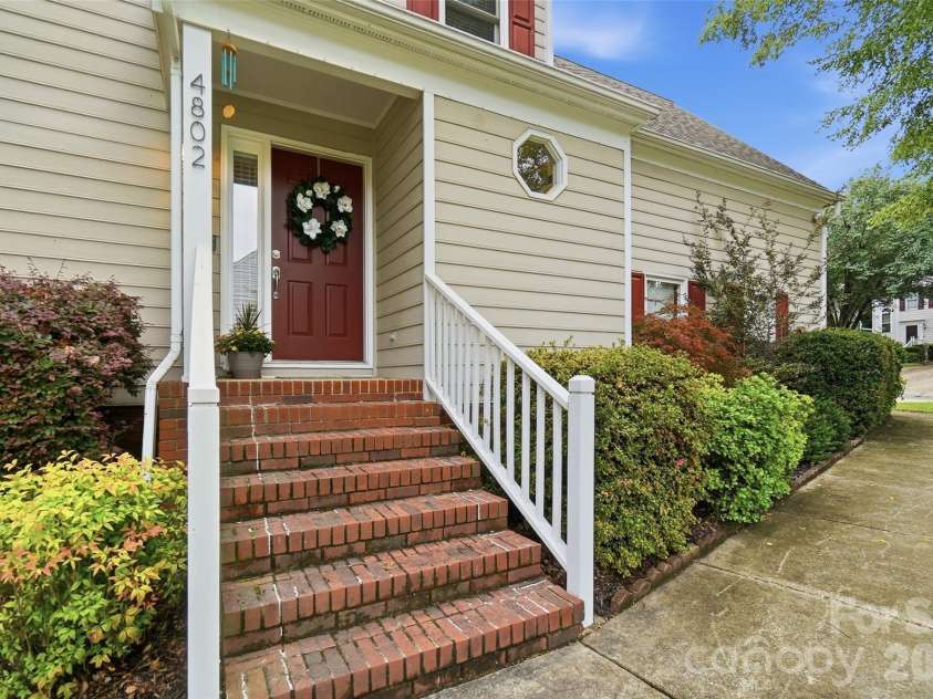 4802 Bridle Ridge Lane, Charlotte, NC 28269.  MLS# CAR4401581, YatesRealty ID 37539. 