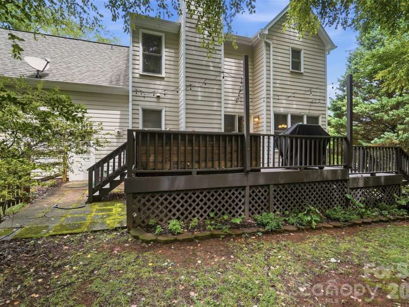 4802 Bridle Ridge Lane, Charlotte, NC 28269.  MLS# CAR4401581, YatesRealty ID 37539. 
