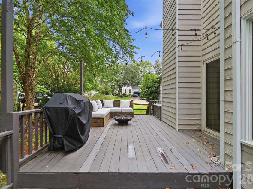 4802 Bridle Ridge Lane, Charlotte, NC 28269.  MLS# CAR4401581, YatesRealty ID 37539. Big back deck