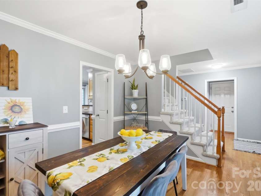 4802 Bridle Ridge Lane, Charlotte, NC 28269.  MLS# CAR4401581, YatesRealty ID 37539. Dining room