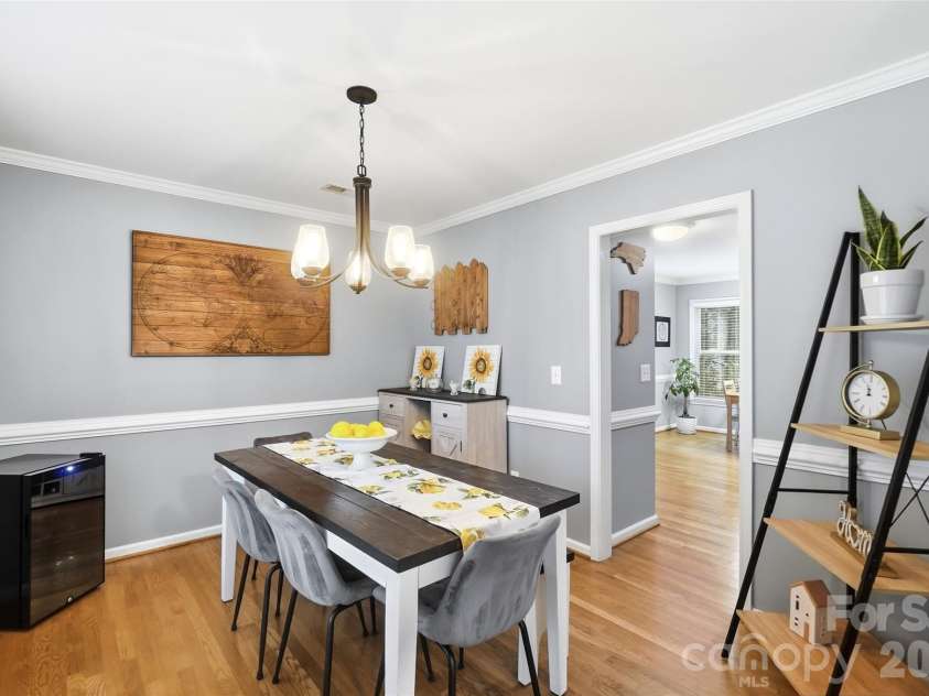 4802 Bridle Ridge Lane, Charlotte, NC 28269.  MLS# CAR4401581, YatesRealty ID 37539. Dining Room
