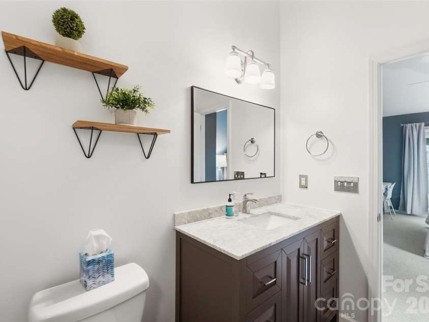 4802 Bridle Ridge Lane, Charlotte, NC 28269.  MLS# CAR4401581, YatesRealty ID 37539. Primary Bathroom