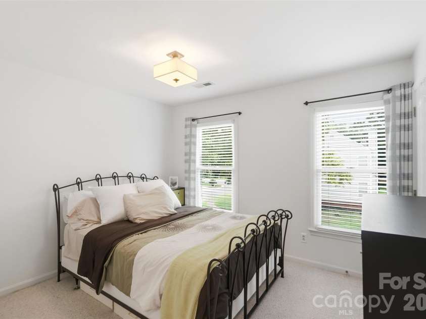 4802 Bridle Ridge Lane, Charlotte, NC 28269.  MLS# CAR4401581, YatesRealty ID 37539. Second bedroom