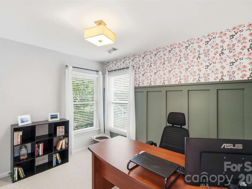 4802 Bridle Ridge Lane, Charlotte, NC 28269.  MLS# CAR4401581, YatesRealty ID 37539. Third bedroom