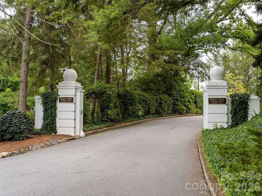 9999 Cedar Hill Drive, Asheville, NC 28803.  MLS# CAR4349500, YatesRealty ID 3754. 