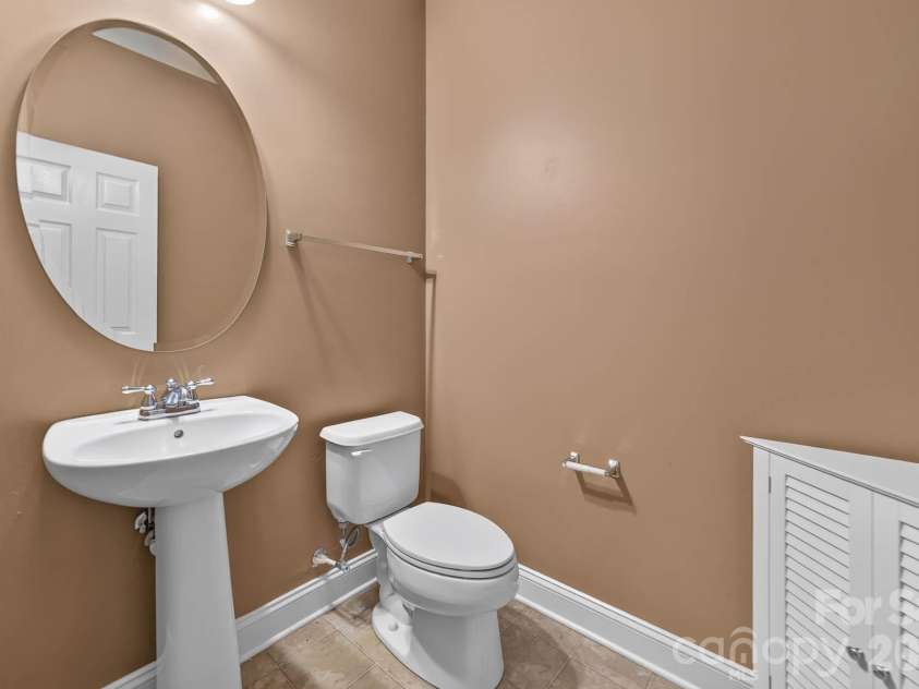 4708 Kiddle Lane, Monroe, NC 28110.  MLS# CAR4403403, YatesRealty ID 37541. 1st floor 1/2 bath