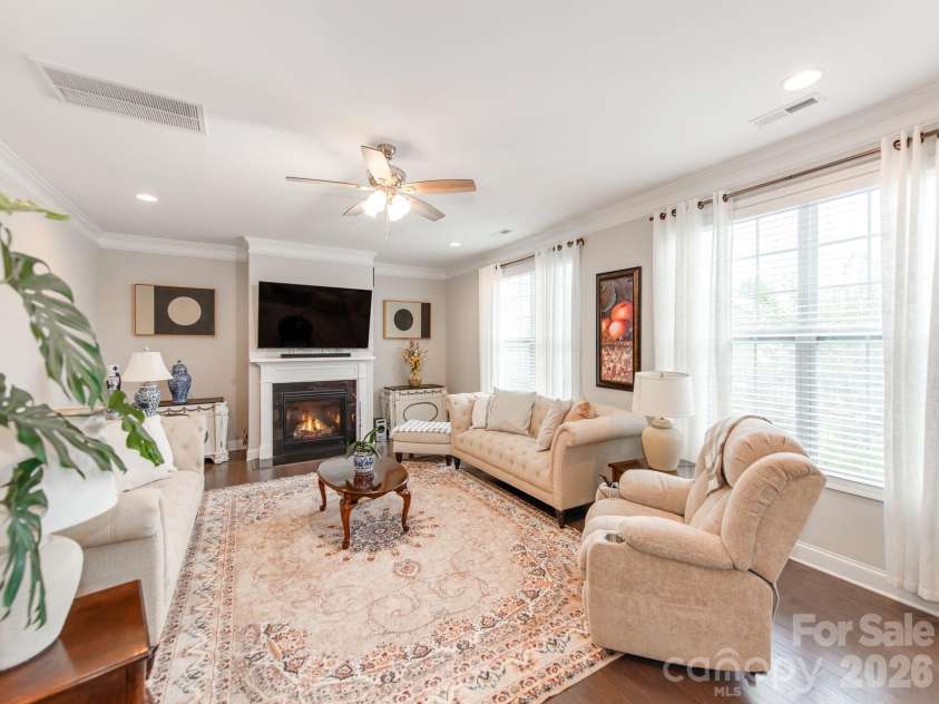 11013 Charmont Place, Huntersville, NC 28078.  MLS# CAR4396560, YatesRealty ID 37542. Large family room