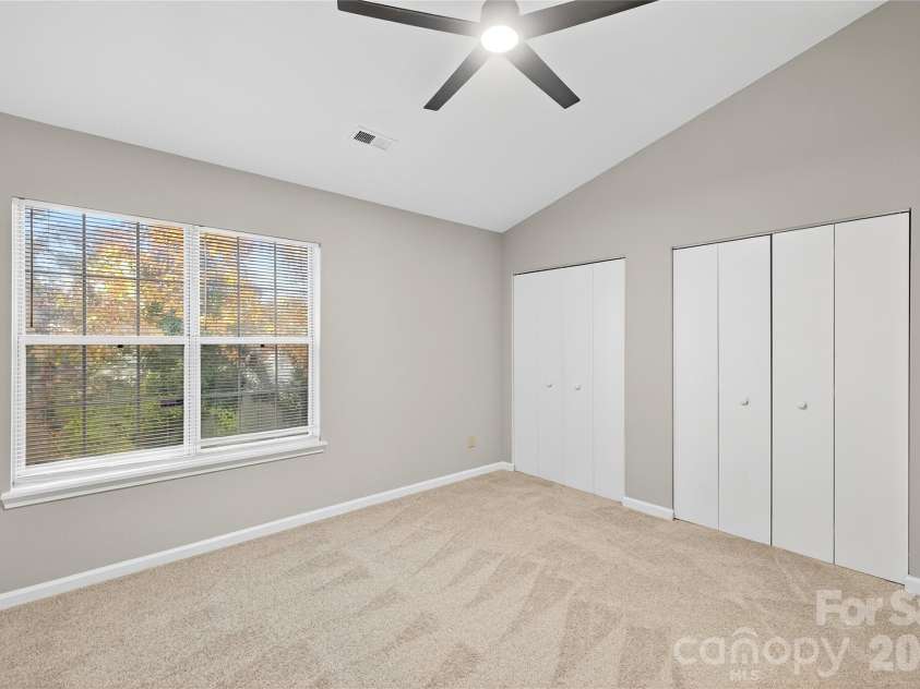 6407 Windsor Gate Lane, Charlotte, NC 28215.  MLS# CAR4404520, YatesRealty ID 37544. 