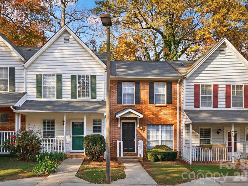 6407 Windsor Gate Lane, Charlotte, NC 28215.  MLS# CAR4404520, YatesRealty ID 37544. 