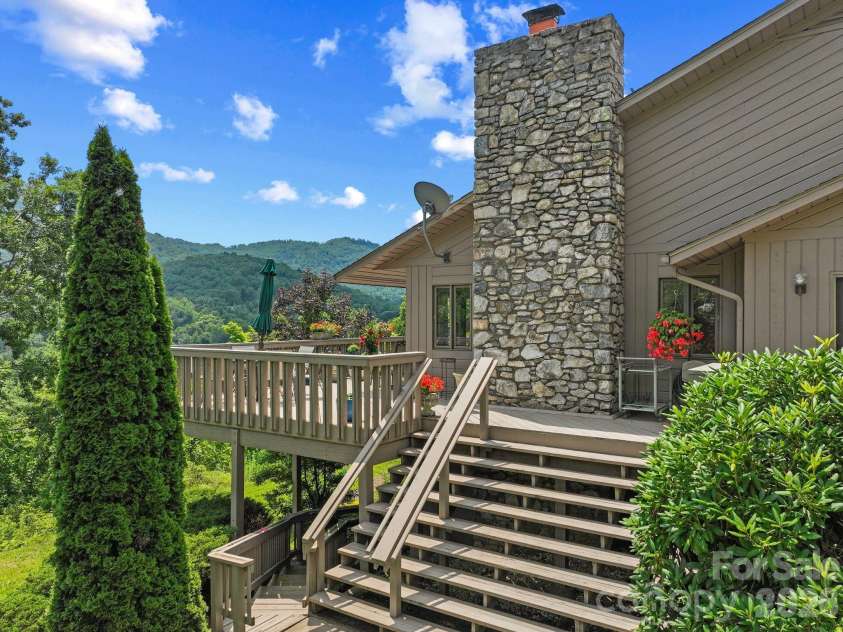 48 Stony Ridge, Asheville, NC 28804.  MLS# CAR4397346, YatesRealty ID 37545. 