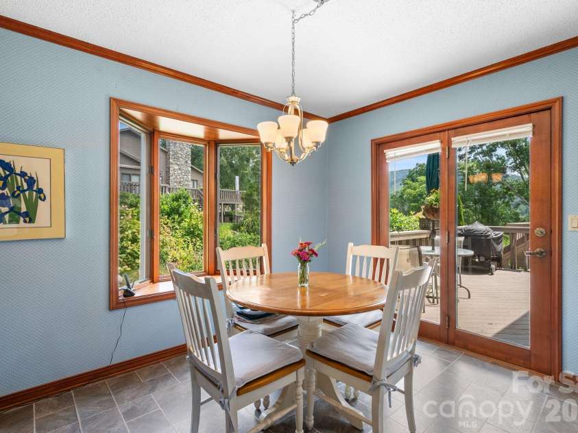 48 Stony Ridge, Asheville, NC 28804.  MLS# CAR4397346, YatesRealty ID 37545. 