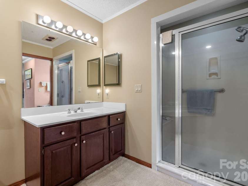 48 Stony Ridge, Asheville, NC 28804.  MLS# CAR4397346, YatesRealty ID 37545. 