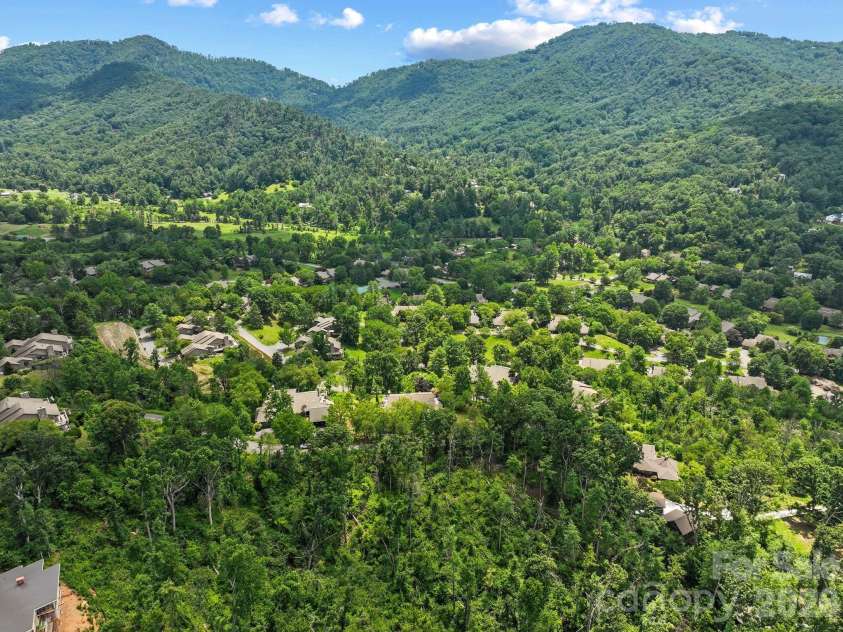 48 Stony Ridge, Asheville, NC 28804.  MLS# CAR4397346, YatesRealty ID 37545. 