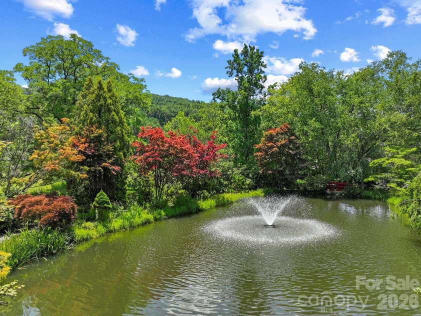 48 Stony Ridge, Asheville, NC 28804.  MLS# CAR4397346, YatesRealty ID 37545. Beautiful, well maintained grounds.