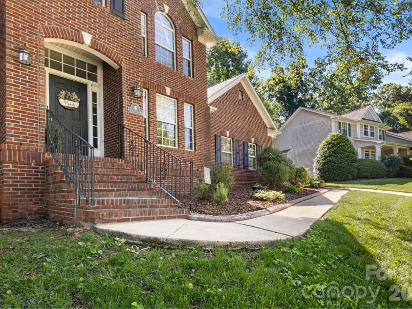 324 Brixham Place, Fort Mill, SC 29708.  MLS# CAR4389709, YatesRealty ID 37546. 
