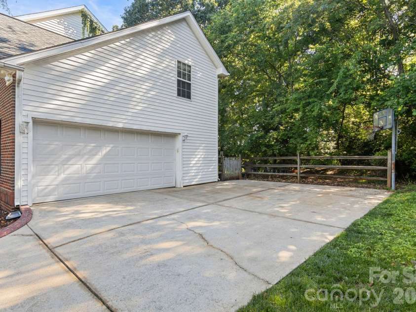 324 Brixham Place, Fort Mill, SC 29708.  MLS# CAR4389709, YatesRealty ID 37546. 