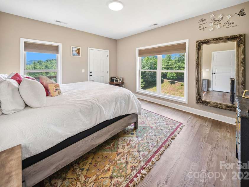 71 Banks Creek Road, Burnsville, NC 28714.  MLS# CAR4287171, YatesRealty ID 3755. 