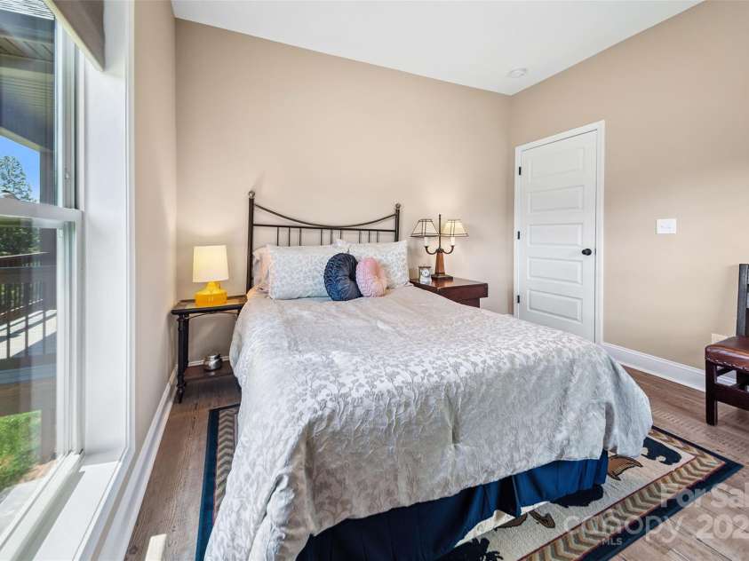 71 Banks Creek Road, Burnsville, NC 28714.  MLS# CAR4287171, YatesRealty ID 3755. 