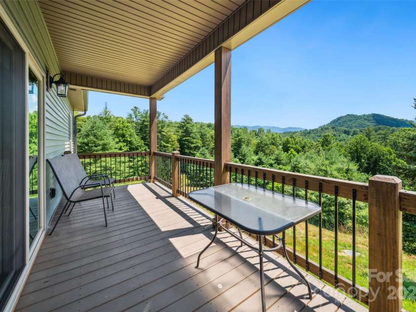 71 Banks Creek Road, Burnsville, NC 28714.  MLS# CAR4287171, YatesRealty ID 3755. 