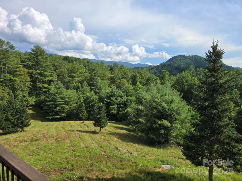 71 Banks Creek Road, Burnsville, NC 28714.  MLS# CAR4287171, YatesRealty ID 3755. 