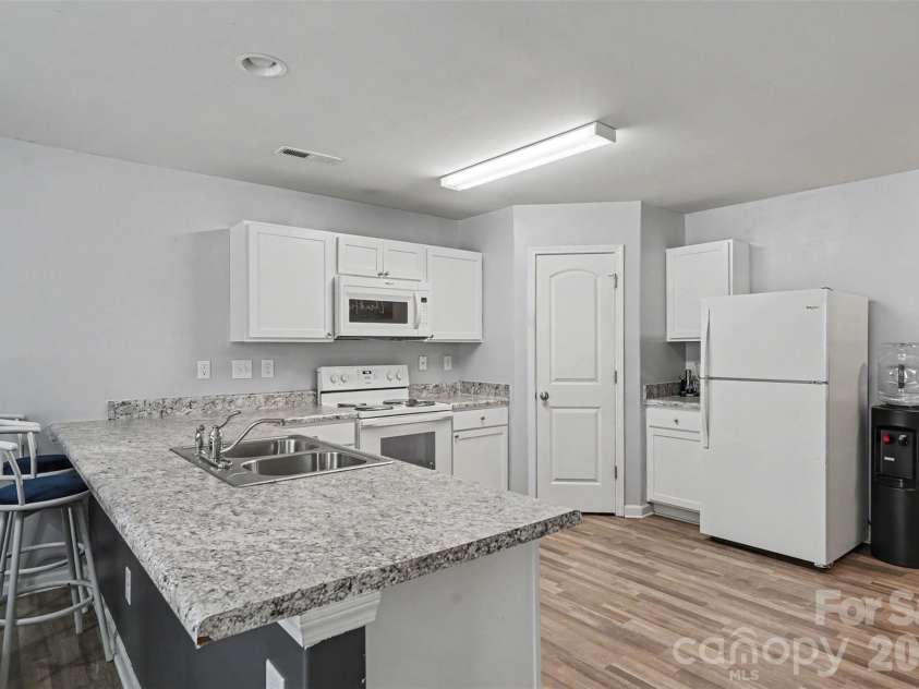 347 Cornwall Drive, Salisbury, NC 28147.  MLS# CAR4405138, YatesRealty ID 37551. 