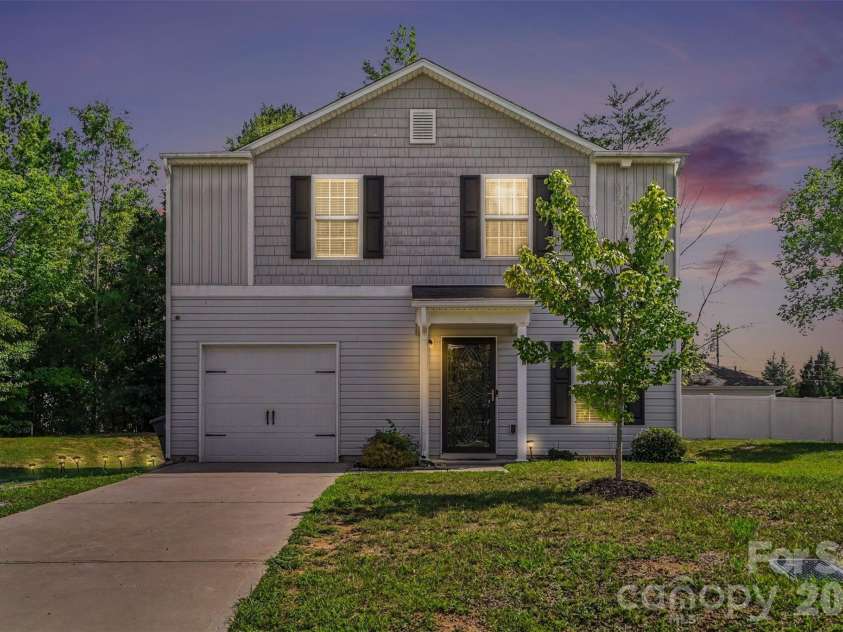 347 Cornwall Drive, Salisbury, NC 28147.  MLS# CAR4405138, YatesRealty ID 37551. 