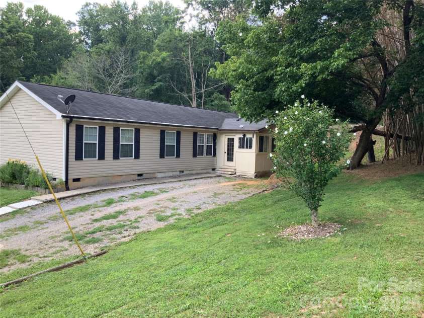 129 Concord Road, Asheville, NC 28803.  MLS# CAR4404084, YatesRealty ID 37552. 