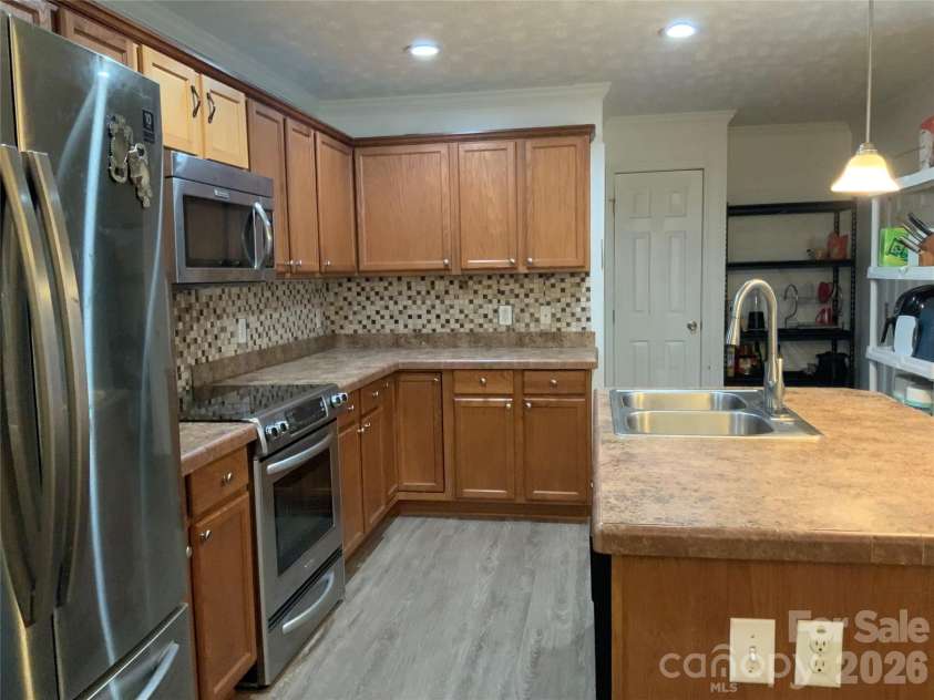 129 Concord Road, Asheville, NC 28803.  MLS# CAR4404084, YatesRealty ID 37552. 